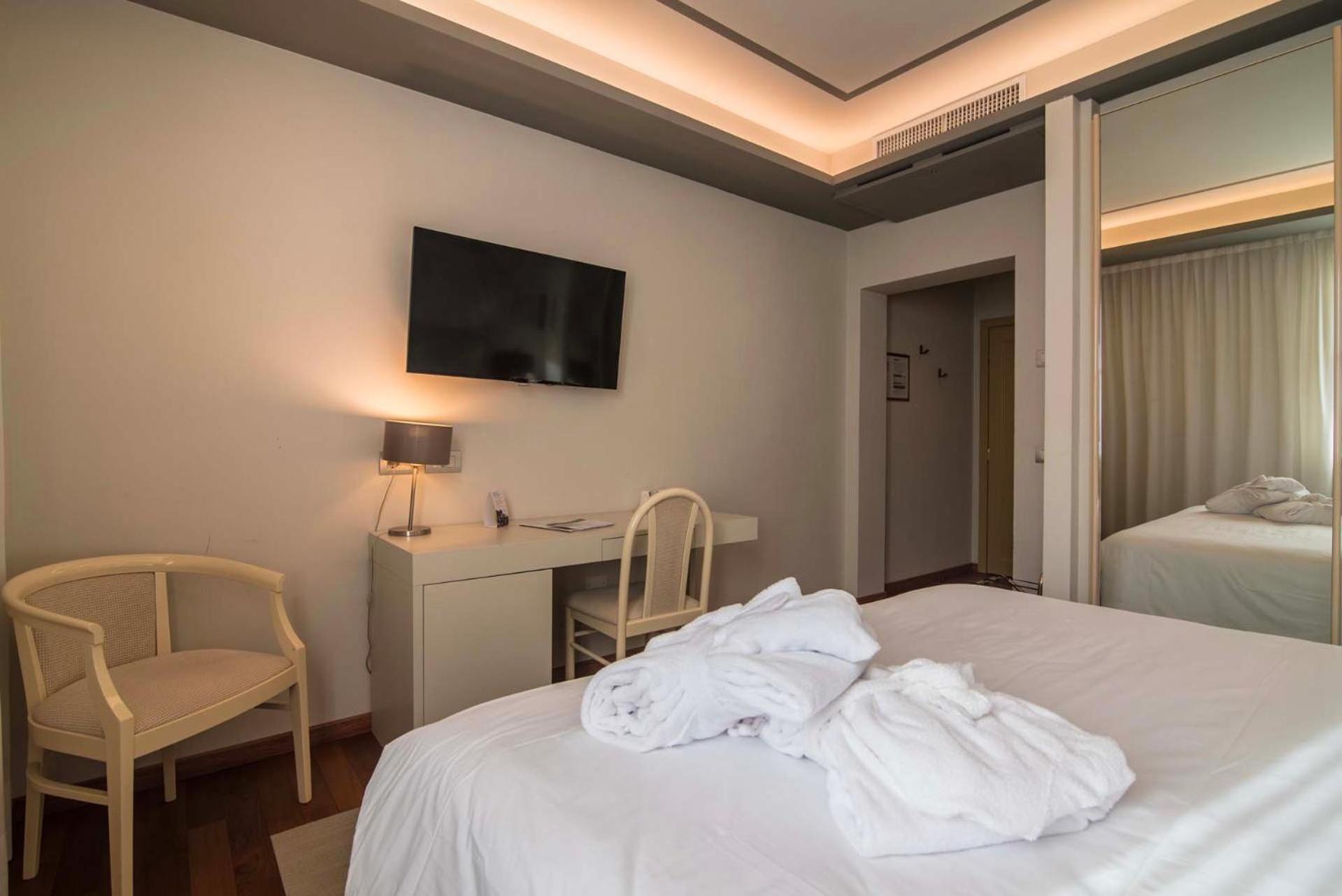 Terme Preistoriche Resort & Spa มอนเตกรอตโต แตร์เม ภายนอก รูปภาพ